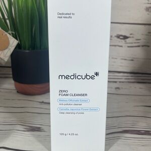 Medicube Zero Foam Cleanser - White